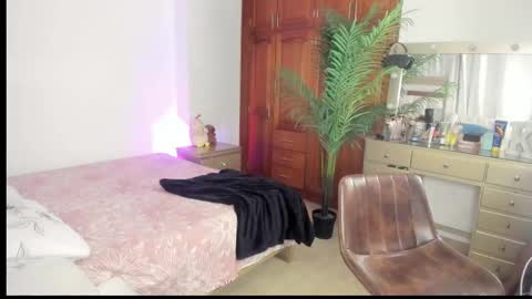 Emma online show from September 2025 11:59:01 PM