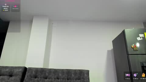 Snapshot of emma_sandovaal chatting on November 2025 02:43:02 AM Emma online show from November 2025 02:43:02 AM