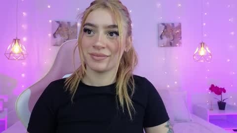 Emma Softt online show from April 2026 05:51:02 AM