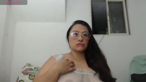 Snapshot of emma_sswan1 chatting on June 2026 02:37:02 AM emma_sswan1 online show from June 2026 02:37:02 AM