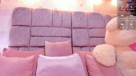 Emma  online show from November 2025 04:53:01 PM