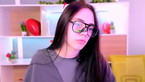 Snapshot of emma_swee chatting on February 2026 06:10:02 AM emma_swee online show from February 2026 06:10:02 AM