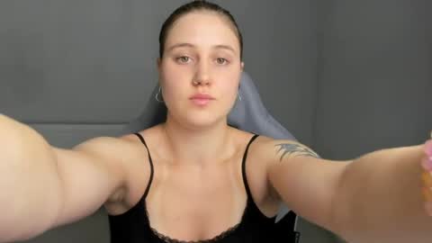 Snapshot of emma_sweettyy chatting on July 2026 11:57:02 AM Emma online show from July 2026 11:57:02 AM