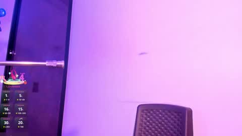 Snapshot of emma_walton_ chatting on May 2026 11:40:01 AM online show from May 2026 11:40:01 AM