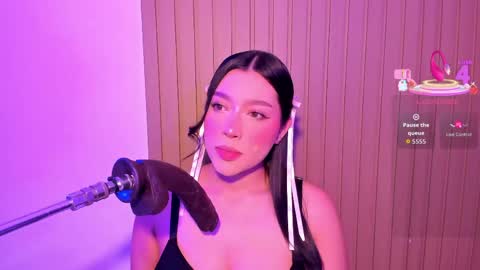 Snapshot of emma_walton_ chatting on May 2026 03:22:02 AM online show from May 2026 03:22:02 AM