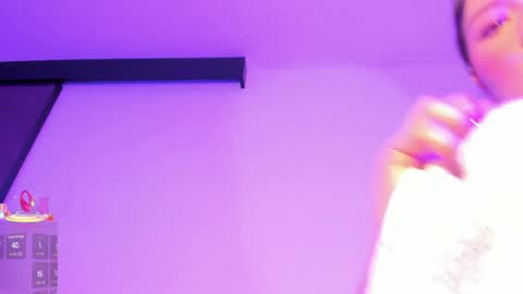 Snapshot of emma_walton_ chatting on May 2026 12:34:02 PM online show from May 2026 12:34:02 PM