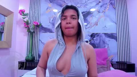Emma  online show from October 2025 02:43:02 AM