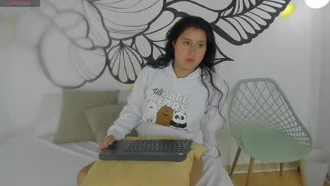 Snapshot of emmaajohnson chatting on April 2026 07:58:02 PM Emma online show from April 2026 07:58:02 PM