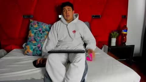 EmmaAndDemon online show from December 2025 01:18:02 PM