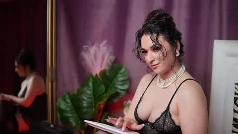 Snapshot of emmadallas chatting on May 2026 07:52:01 PM Emma online show from May 2026 07:52:01 PM