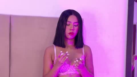 E M M A  online show from March 2026 04:55:01 PM