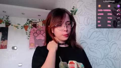 Snapshot of emmae__ chatting on July 2026 08:39:01 AM Emma online show from July 2026 08:39:01 AM