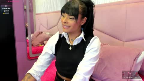 Snapshot of emmaebony_ chatting on May 2026 02:19:01 AM emmaebony_ online show from May 2026 02:19:01 AM