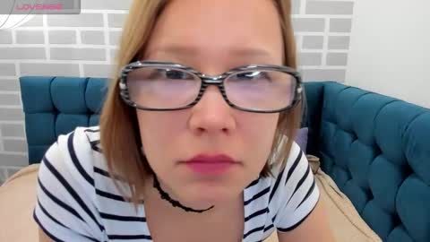 Snapshot of emmaethereal chatting on February 2026 01:37:02 AM Emma 3 online show from February 2026 01:37:02 AM