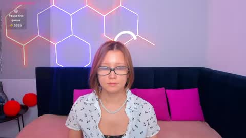 Snapshot of emmaethereal chatting on April 2026 01:42:02 AM Emma 3 online show from April 2026 01:42:02 AM