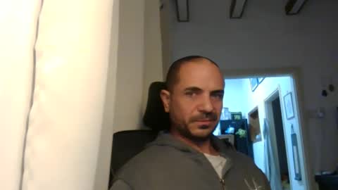 Snapshot of emmagold123 chatting on December 2024 04:32:01 PM Ariel online show from December 2024 04:32:01 PM