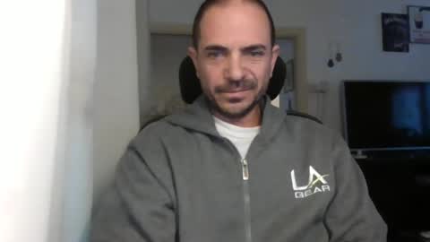 Snapshot of emmagold123 chatting on January 2025 06:03:02 AM Ariel online show from January 2025 06:03:02 AM