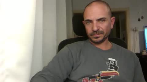 Snapshot of emmagold123 chatting on January 2025 08:56:02 PM Ariel online show from January 2025 08:56:02 PM