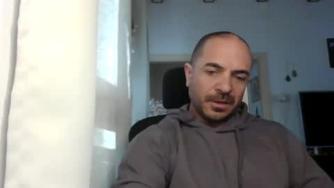 Snapshot of emmagold123 chatting on February 2025 06:00:01 AM Ariel online show from February 2025 06:00:01 AM