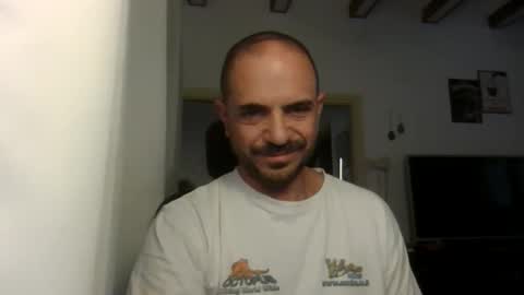 Snapshot of emmagold123 chatting on September 2025 04:12:02 AM Ariel online show from September 2025 04:12:02 AM