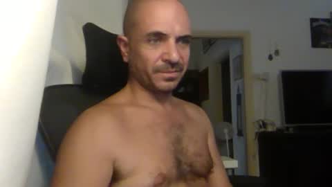 Snapshot of emmagold123 chatting on September 2025 01:01:01 PM Ariel online show from September 2025 01:01:01 PM