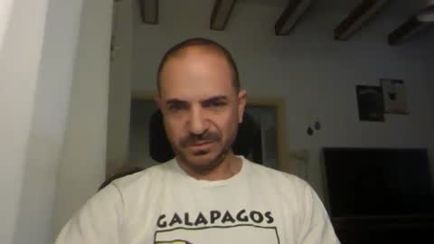 Snapshot of emmagold123 chatting on October 2025 04:09:02 AM Ariel online show from October 2025 04:09:02 AM