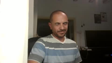 Snapshot of emmagold123 chatting on October 2025 04:40:02 PM Ariel online show from October 2025 04:40:02 PM