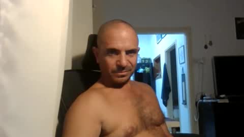 Snapshot of emmagold123 chatting on October 2025 02:51:02 PM Ariel online show from October 2025 02:51:02 PM