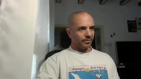 Snapshot of emmagold123 chatting on November 2025 05:09:01 AM Ariel online show from November 2025 05:09:01 AM