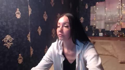 EmmaGoldX online show from November 2025 03:30:02 PM