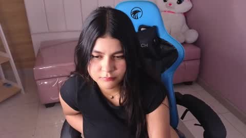 Emma online show from January 2025 07:40:01 PM