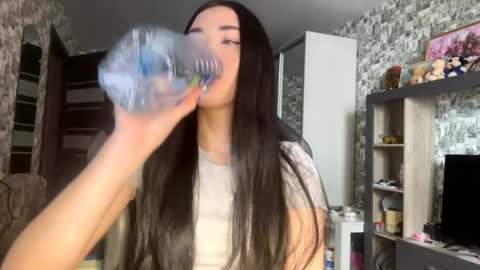 Emma online show from April 2026 12:17:01 PM