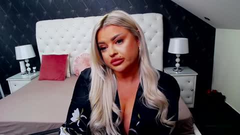 Emma Mavis online show from January 2025 02:41:01 PM