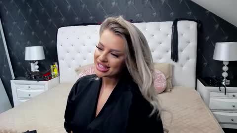 Emma Mavis online show from October 2025 04:57:02 AM