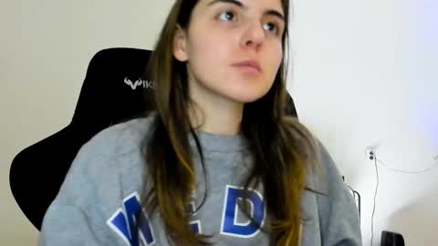 Emma online show from December 2025 08:14:02 PM