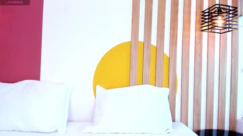 emmanaughty_ online show from November 2025 10:10:02 PM