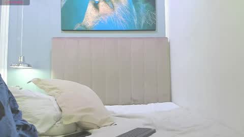 Snapshot of emmanuel_bart chatting on December 2024 09:01:01 PM Emmanuel Bart online show from December 2024 09:01:01 PM