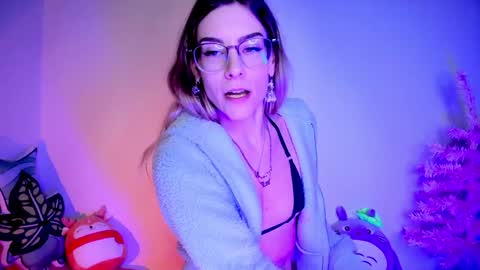 Snapshot of emmaterrestrial chatting on December 2024 06:40:01 PM RH-NEGATIVE GREEN-EYED BAELIEN online show from December 2024 06:40:01 PM