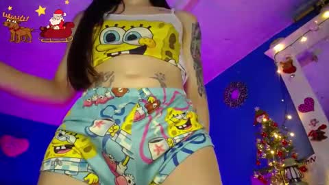 Snapshot of emmaxx7 chatting on December 2024 07:32:02 PM Emma online show from December 2024 07:32:02 PM