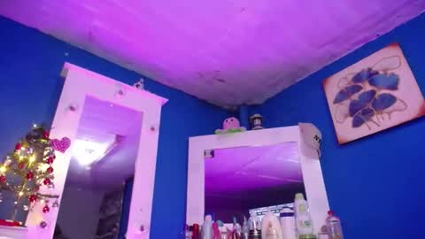 Snapshot of emmaxx7 chatting on December 2025 08:48:02 PM Emma online show from December 2025 08:48:02 PM