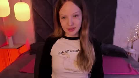 Iris online show from December 2025 09:00:01 PM