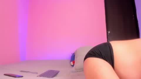 Emmi online show from December 2025 03:38:02 AM