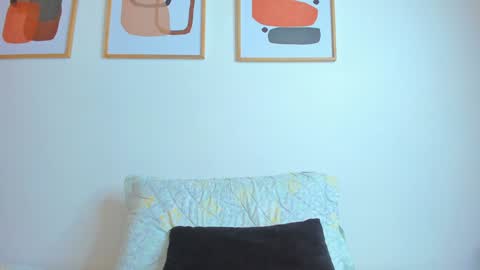 Emmi online show from January 2025 06:56:01 PM