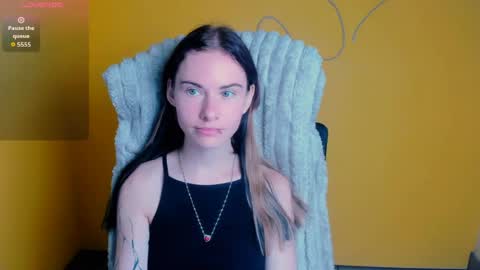 Snapshot of emmi_rossum chatting on June 2026 11:18:02 AM Emmi online show from June 2026 11:18:02 AM