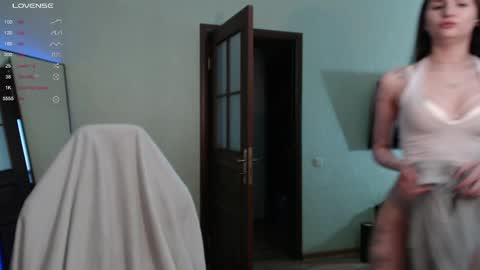 Snapshot of emmiclo chatting on May 2026 06:24:01 PM Emily online show from May 2026 06:24:01 PM