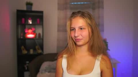 Emmie online show from October 2025 02:07:01 PM