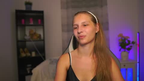Snapshot of emmie_murray chatting on June 2026 06:56:01 PM Emmie online show from June 2026 06:56:01 PM