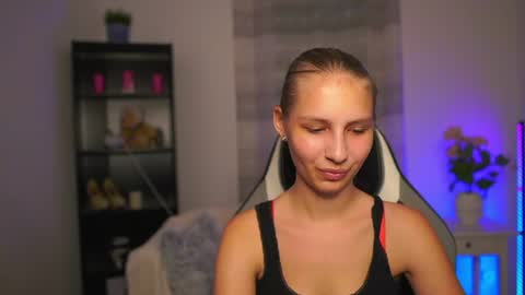 Snapshot of emmie_murray chatting on June 2026 06:57:02 PM Emmie online show from June 2026 06:57:02 PM