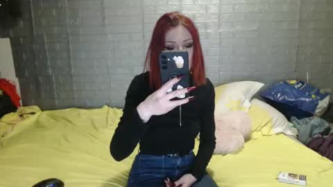 Snapshot of emmily000 chatting on February 2025 09:38:02 PM Emmily000 online show from February 2025 09:38:02 PM