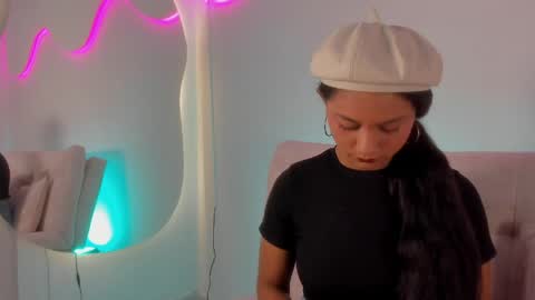 Snapshot of emmilybratz chatting on May 2026 10:19:02 AM EMMILY online show from May 2026 10:19:02 AM
